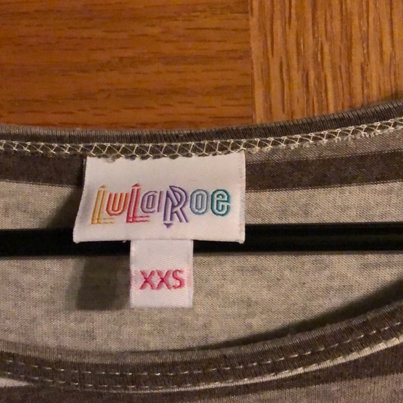 LuLaRoe Legging Shirt - Picture 3 of 3
